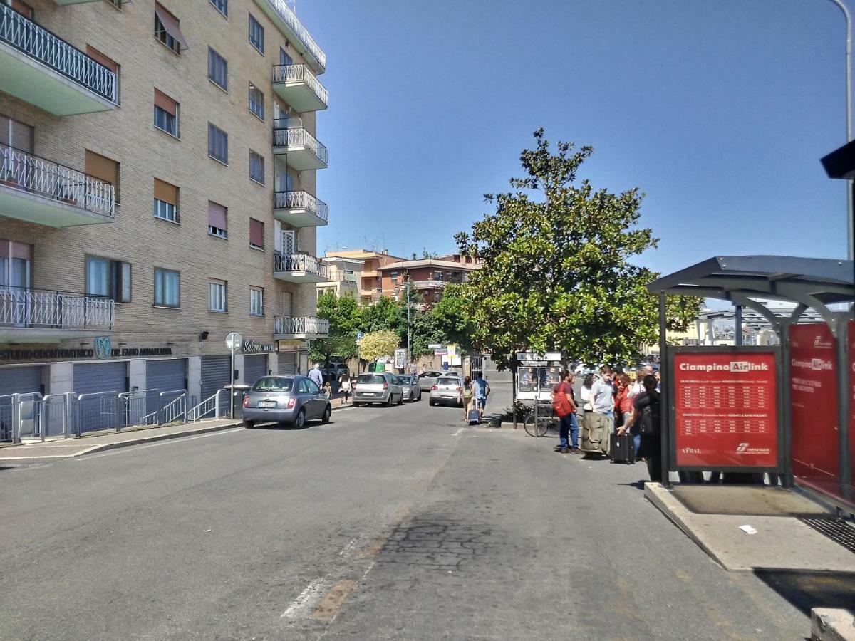 Adriatic Room 50 M Dalla Stazione Ferroviaria Di Ciampino E Dalla Navetta Aeroportuale Exterior photo
